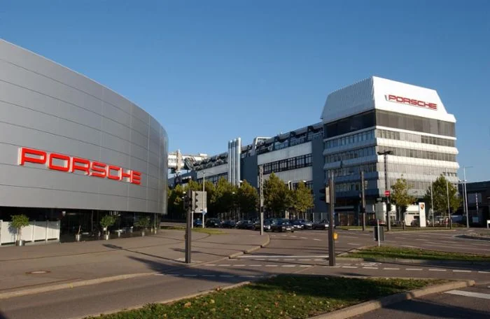 Porsche-hoofdkantoor in Zuffenhausen, vlakbij Stuttgart in Duitsland