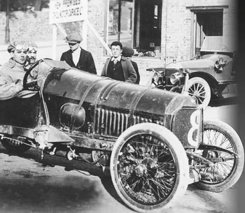 Walter Owen Bentley in DFP-auto, 1914