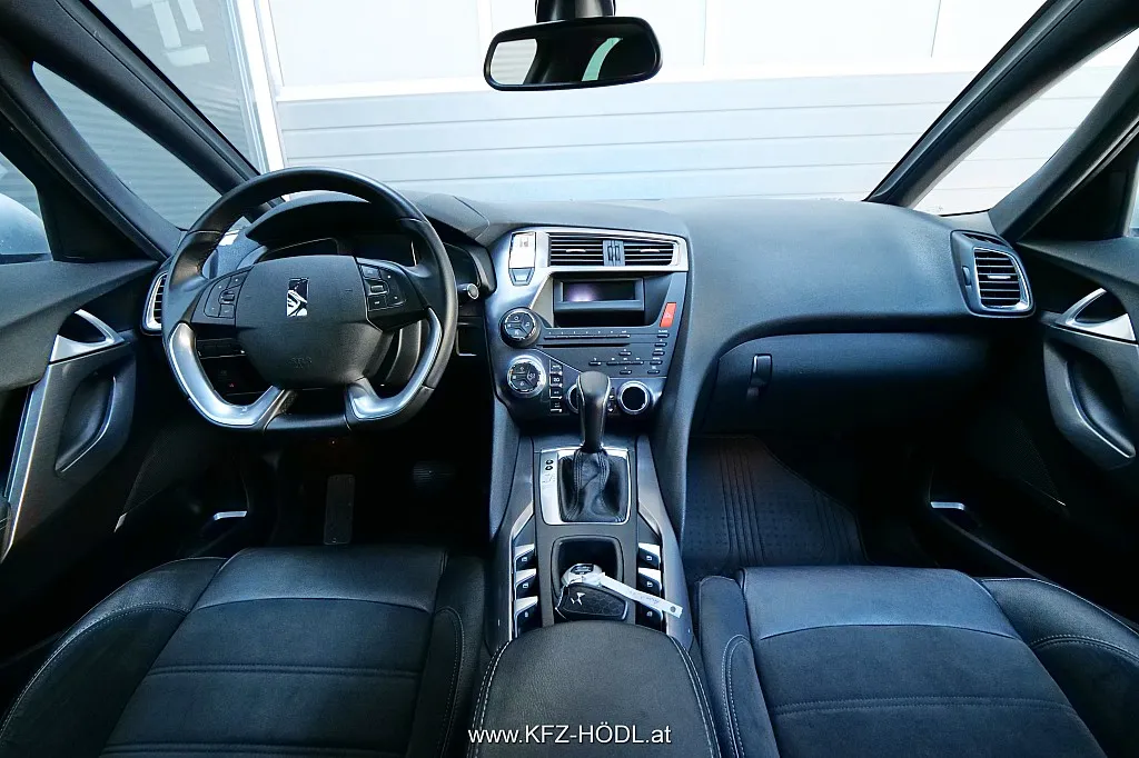 Citroën DS5 THP 155 So Chic Aut. Image 9