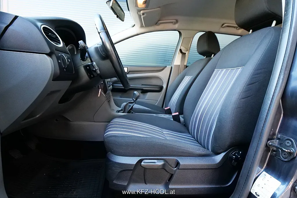 Ford Focus Traveller Trend 1,4 Image 10