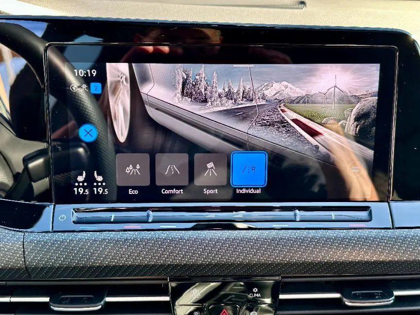 Volkswagen Golf VIII R-Line 1.5 TSi Image 10