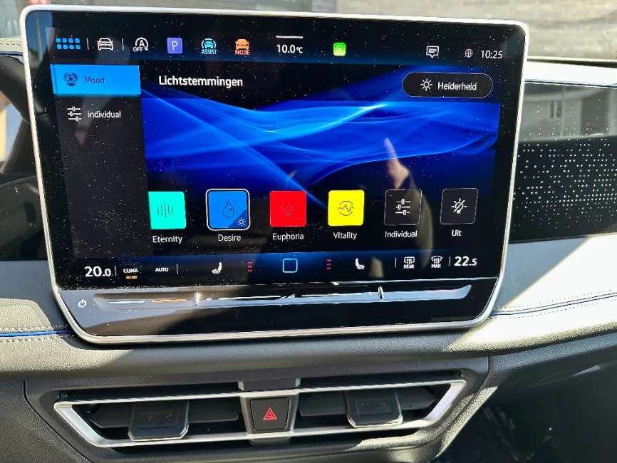 Volkswagen Tiguan 1.5 eTsi R-Line MHYB Image 13