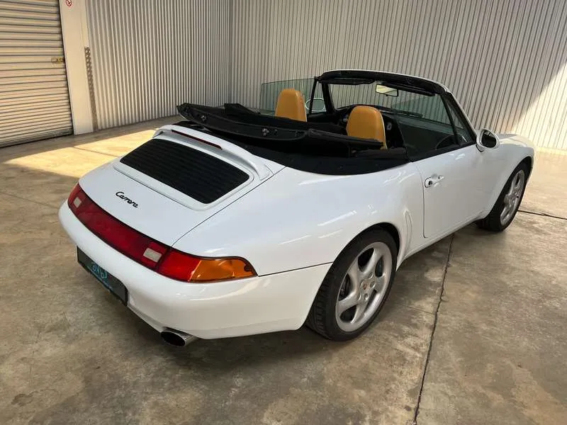 Porsche 911 3.6i Carrera Tiptronic Image 3