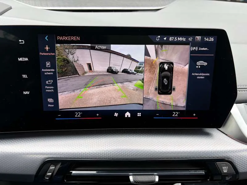 BMW 225 Hybrid,M-Sportpack,Panodak,Leder,360 Camera,Sound Image 10