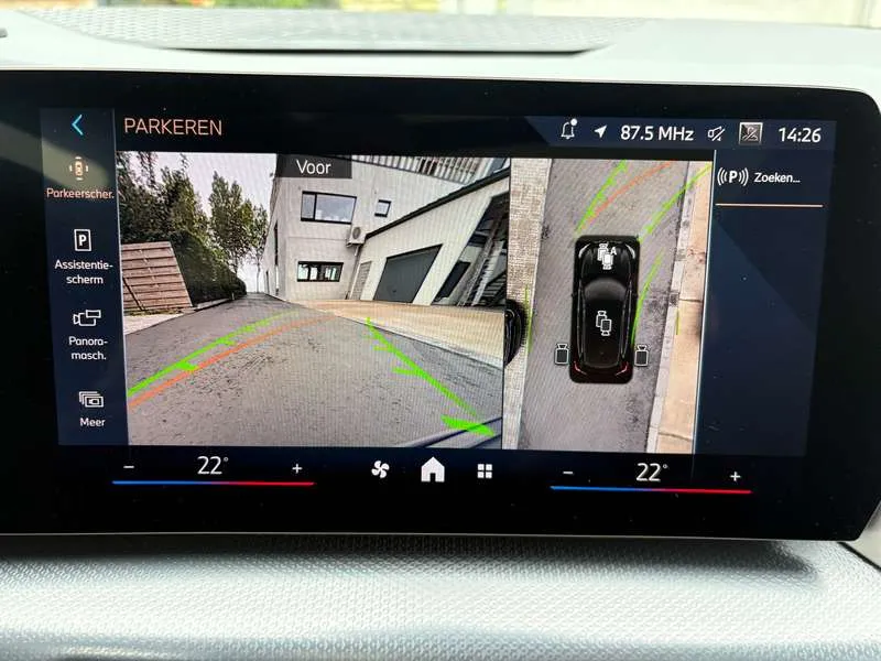 BMW 225 Hybrid,M-Sportpack,Panodak,Leder,360 Camera,Sound Image 11
