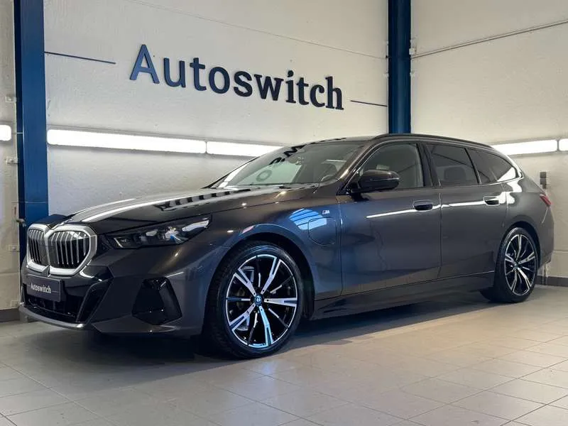 BMW 530 e xDrive Touring - M Sport/Driv.Ass.+/B&W/Trekhaak Image 7