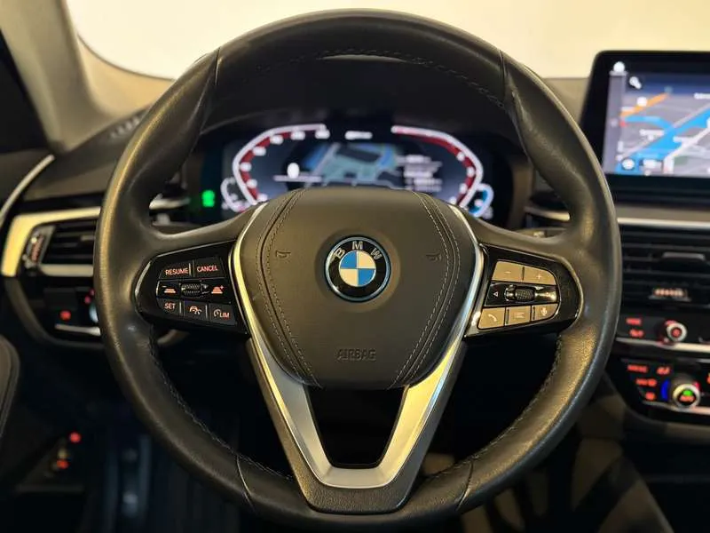 BMW 530 e Touring -Facelift- Act.Cruise/Trekhk/Zetelverw./ Image 16