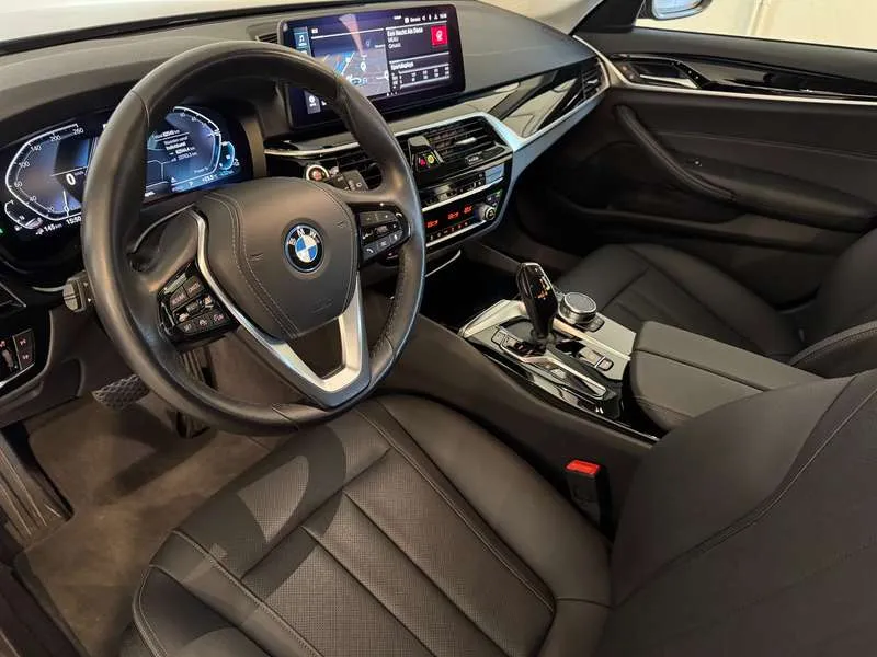 BMW 530 e Touring -Facelift- Act.Cruise/Trekhk/Zetelverw./ Image 8