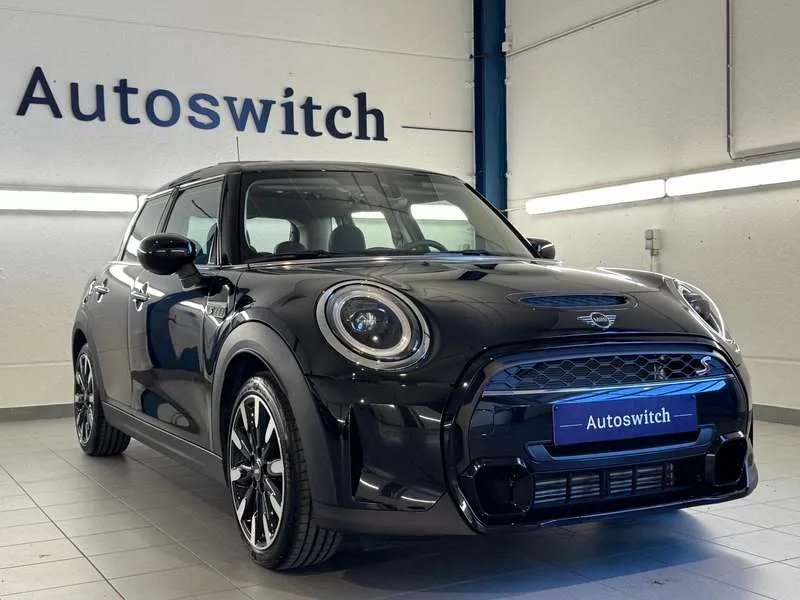 MINI Cooper S 5-Doors - Pano/DrivAss/CarPlay/Nav/Keyless/Cam/... Image 1