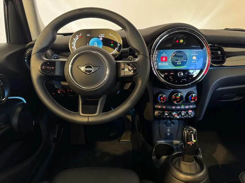MINI Cooper S 5-Doors - Pano/DrivAss/CarPlay/Nav/Keyless/Cam/... Image 10