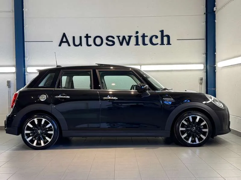 MINI Cooper S 5-Doors - Pano/DrivAss/CarPlay/Nav/Keyless/Cam/... Image 5