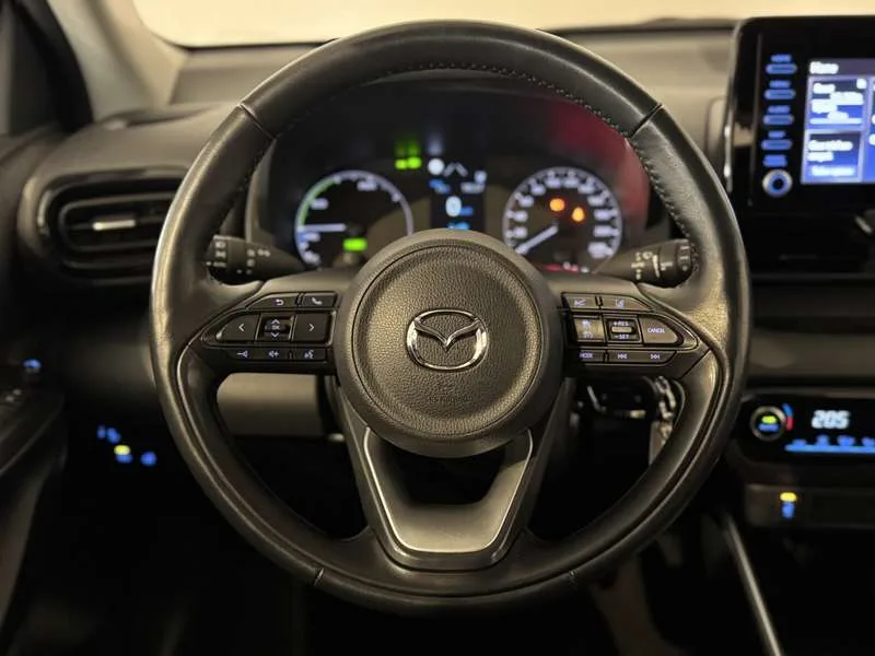 Toyota Yaris 1.5 Hybrid Automaat - VerwZetels+stuur/ActCruise/ Image 16