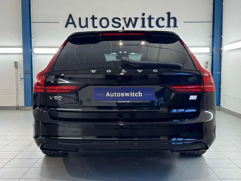 Volvo V90 T8 AWD Recharge - Ultimate Dark/Pano/H&K/Trekhaak Image 4