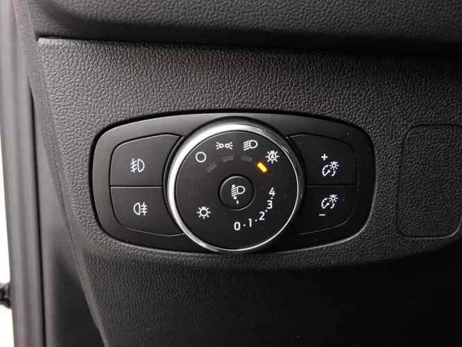 Ford Focus 1.5 150 A8 EcoBoost Clipper ST-Line + GPS + Camera + Winter Pack Image 9