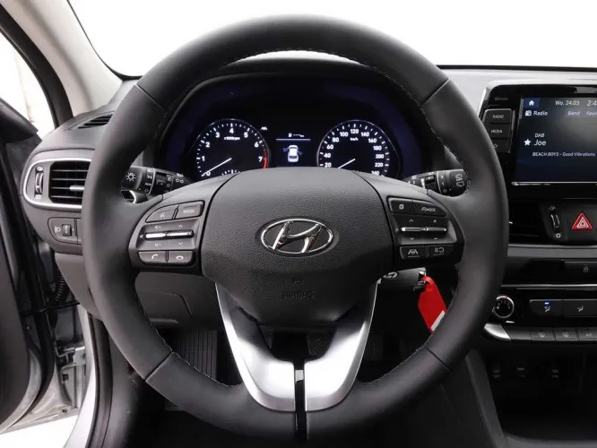 Hyundai i30 1.0i 120 5D Twist Plus + GPS Carplay + Camera + ALU16 Image 9