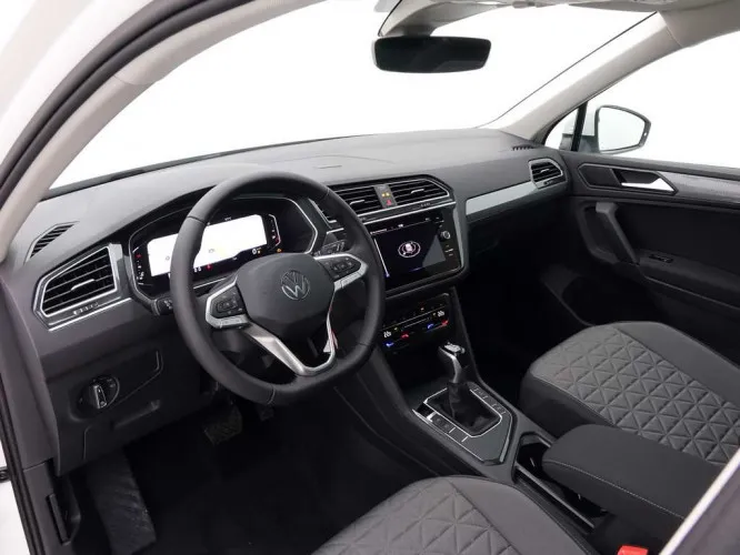 Volkswagen Tiguan 1.5 TSi 150 DSG Life + GPS + Virtual Pro + Pano + LED + Nizza18 Image 10