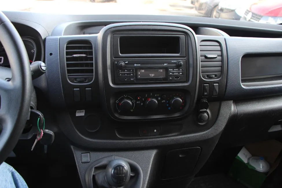 Opel Vivaro 1.6 Cdti Airco 56 000km EU6 Warranty Image 9