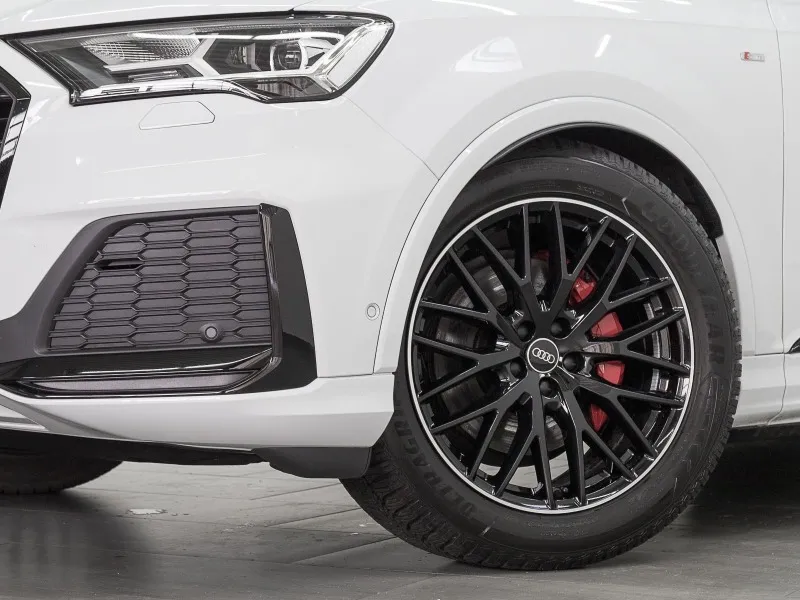 Audi Q7 50TDI Quattro S-line =Carbon= Competition Гаранция Image 3