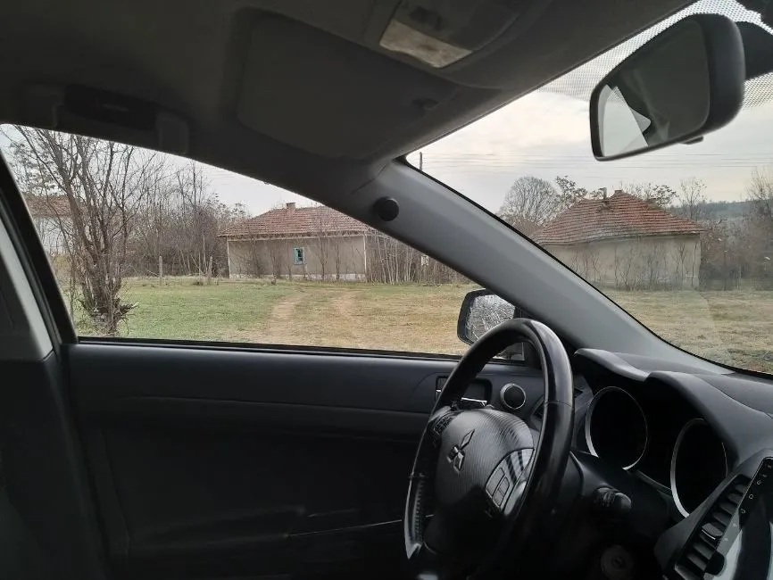 Mitsubishi Lancer hatchback Image 5