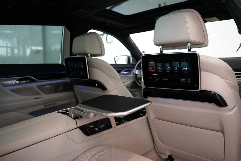 BMW 750 i Long xDrive Bowers&Wilkins Image 8