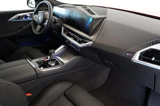 BMW XM 4.4i xDrive Image 6