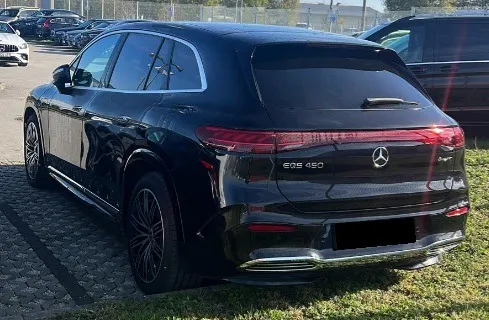 Mercedes-Benz EQS 450 SUV 4Matic Image 4
