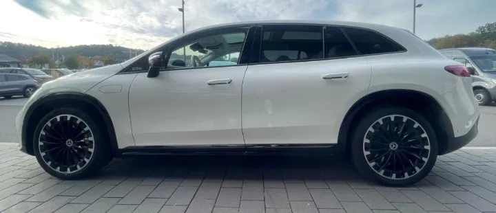 Mercedes-Benz EQS SUV 4matic AMG-line Image 8