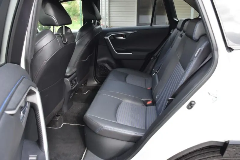 Toyota Rav4 2.5 Hybrid E-Four e-CVT Image 9