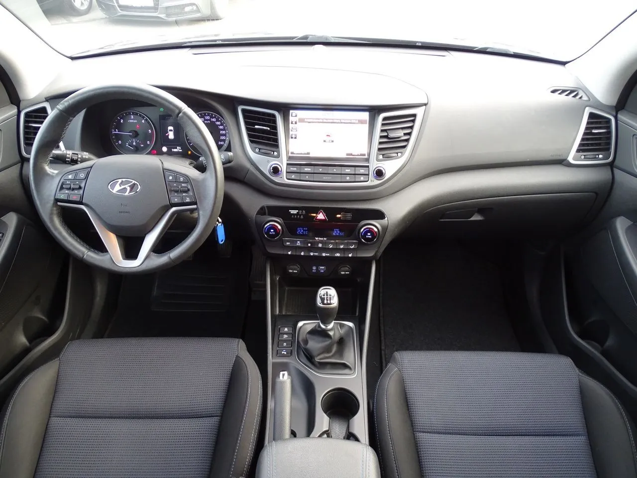 Hyundai Tucson 1.7 CRDi DPF Advantage...  Image 9