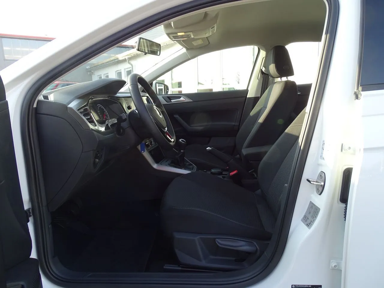 Volkswagen Polo 1.0 TSI Sitzheizung Bluetooth...  Image 9