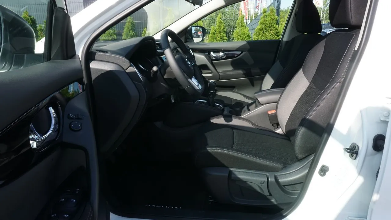 Nissan Qashqai 1.3 DIG-T...  Image 9