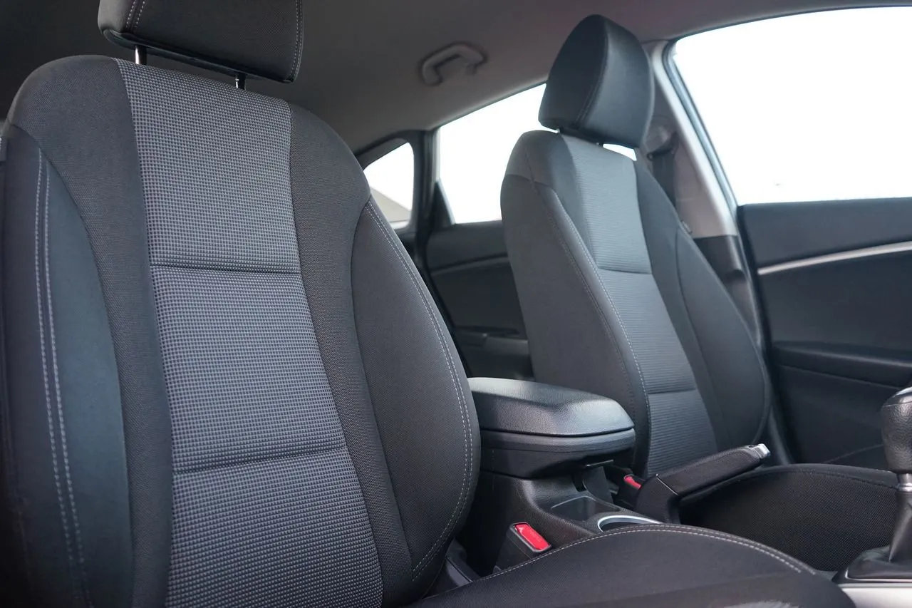 Hyundai i30 CW 1.4 Classic Bluetooth...  Image 9