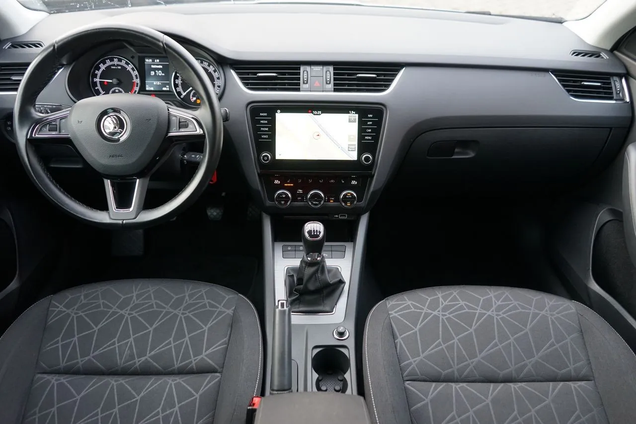 Skoda Octavia 2.0 TDI Clever...  Image 9