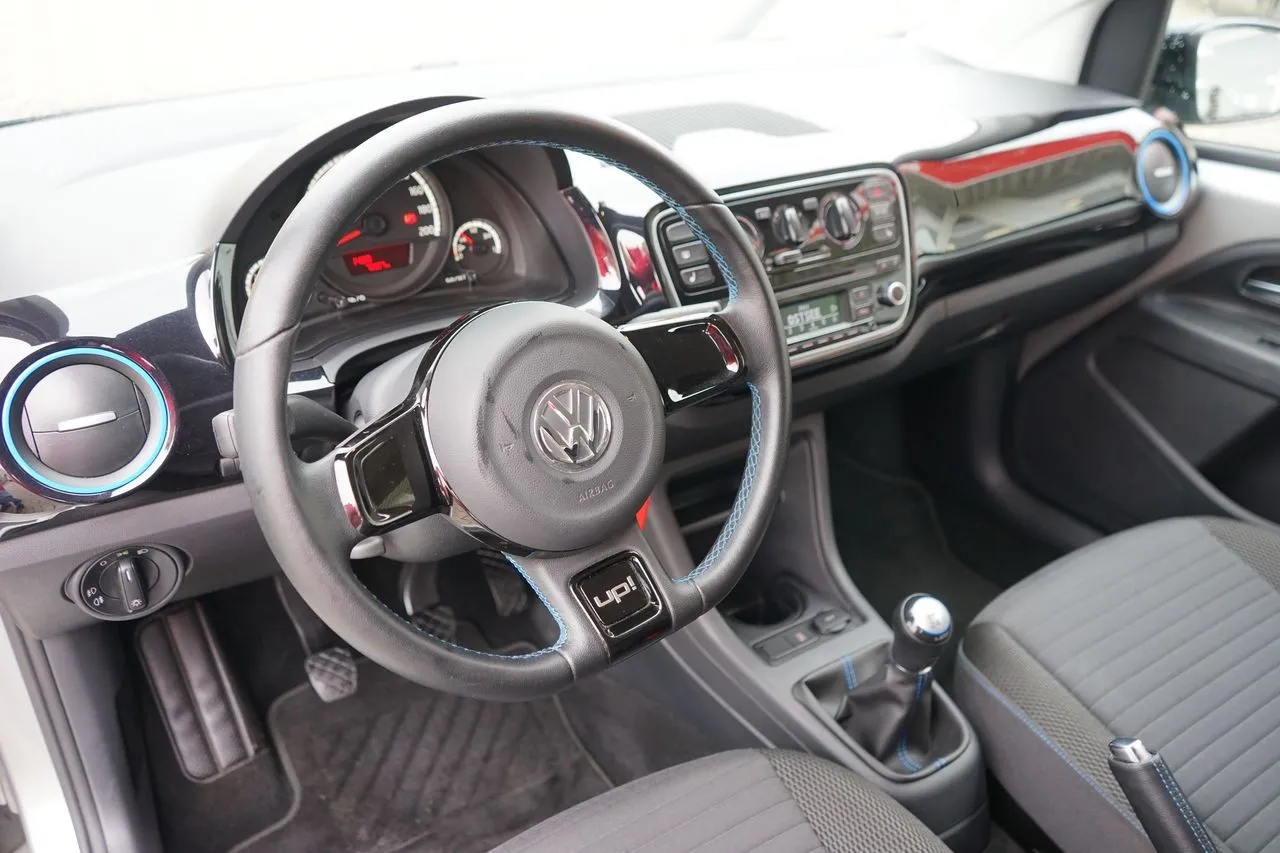 Volkswagen up! 1.0 Sitzheizung...  Image 8