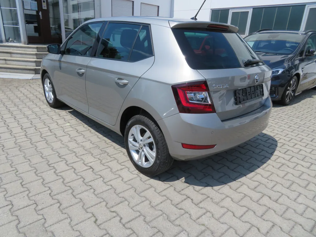 Skoda Fabia 1.0 TSI STYLE*MIRROR LINK*KAMERA*VOLL LED* Image 9
