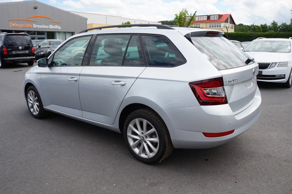 Skoda Fabia 1.0 TSI STYLE*EU6 DTEMP*LED*PDC*KEYGO Image 10
