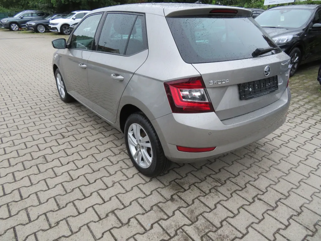 Skoda Fabia 1.0 TSI STYLE*MIRROR LINK*KAMERA*VOLL LED* Image 10