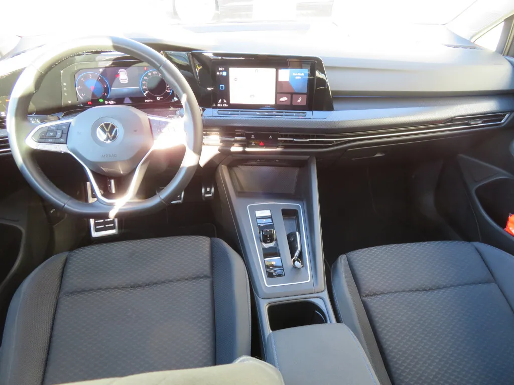 Volkswagen Golf 8 2.0 TDI DSG UNITED*NAVI*ACC*KAMERA*PANO* Image 9