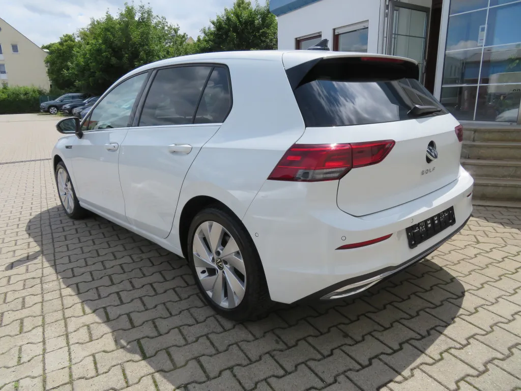 Volkswagen Golf 8 1.5 TSI STYLE*NAVI*PANO*LED*ACC*KAMERA* Image 10