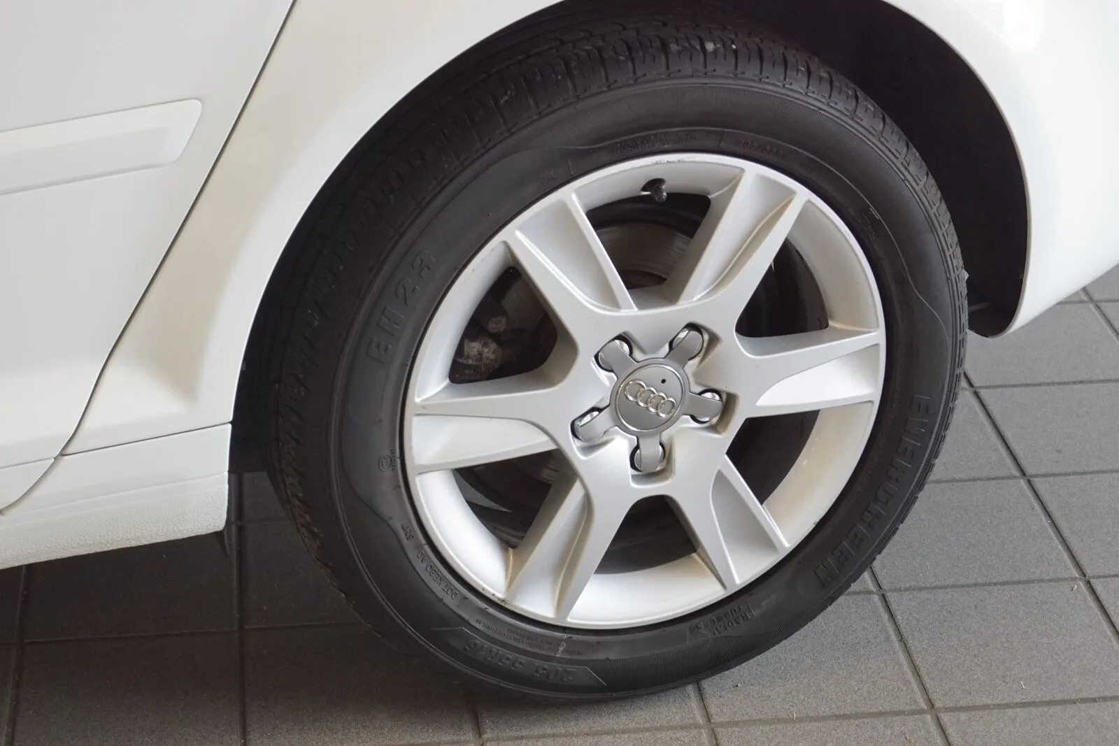Audi A3 1,6 TDi Attraction Sportback 5d Image 10
