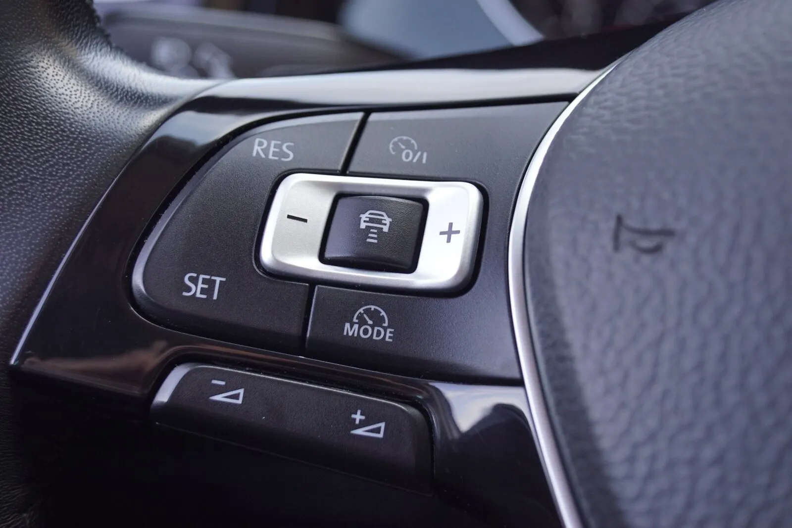 Volkswagen Golf VII 1,6 TDi 115 Sound Variant DSG 5d Image 10