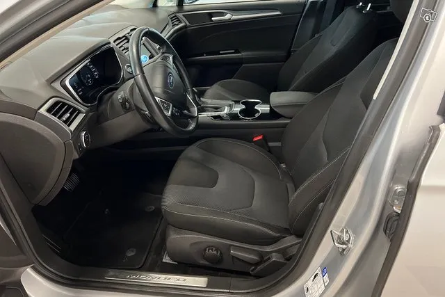 Ford Mondeo 1,5 EcoBoost 160hv A6 Titanium 5D *Navigointipack2 / Muk.LED ajovalot / Peruutuskamera* Image 9