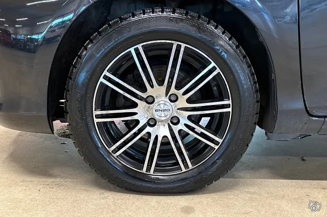 Toyota Yaris 1,33 Dual VVT-i Style 5ov * Navi / Peruutuskamera / Kahdet renkaat * Image 9