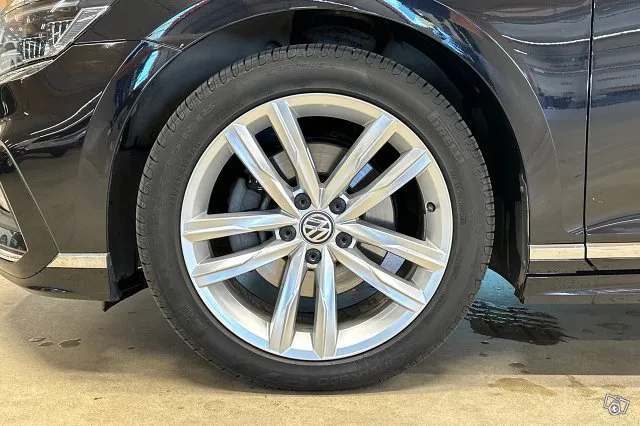 Volkswagen Passat Sedan R-Line 1,5 TSI EVO 110 kW DSG *ACC, Pa-lämmitin, LED, Navi * Image 9
