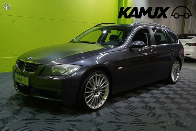 BMW 325 xiA Touring / Taittuva vetokoukku / Vakkari / Urheiluistuimet / Huoltokirja / Image 6