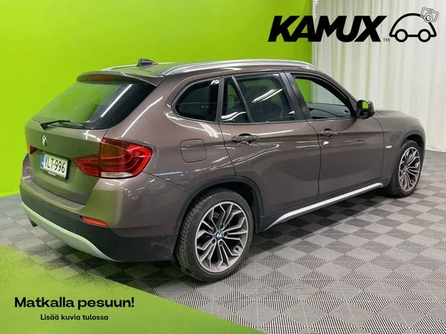 BMW X1 A E84 SAV / Juuri tullut / Panoraama / Prof.navi / Comfort access / Sähköpenkit / Nahkasisusta / Image 2