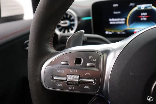 Mercedes-Benz CLA 45 CLA 45 S 4MATIC+ A Image 9