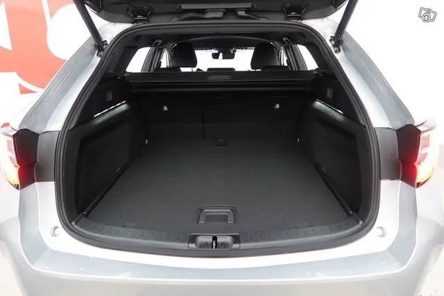 Toyota Corolla Touring Sports 1,8 Hybrid Prestige Edition - Navi / Bi-LED / Sähkötakaluukku / Kamera / Aktiivinen vakionopeus / Älyavain ym. Image 9