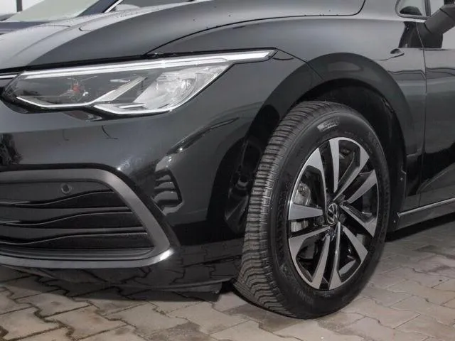 VOLKSWAGEN Golf  Image 4