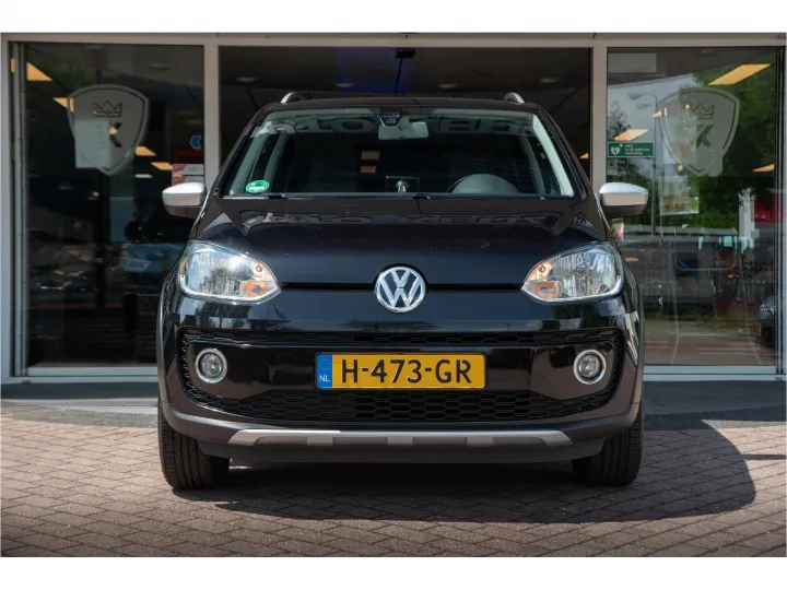 Volkswagen up! 1.0 cross up! BlueMotion  Image 2